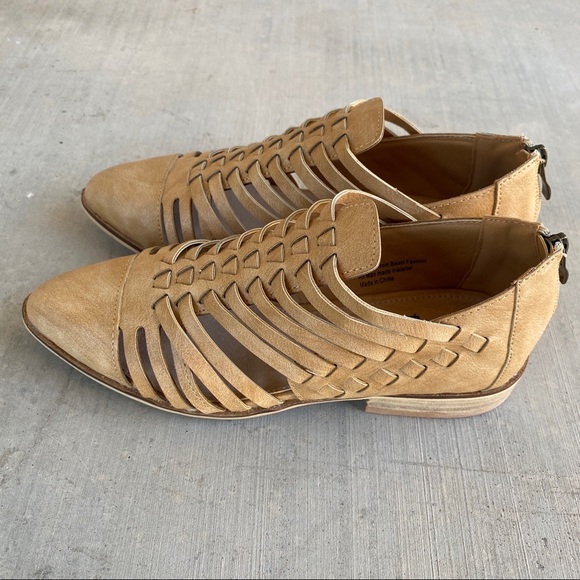 NIB Camel Brown Slit Cut Out Cage Woven Ankle Flats Booties - Picture 7 of 9